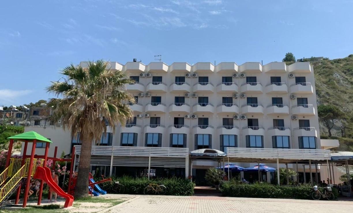 Hotel Ferrara Durrës Exterior foto